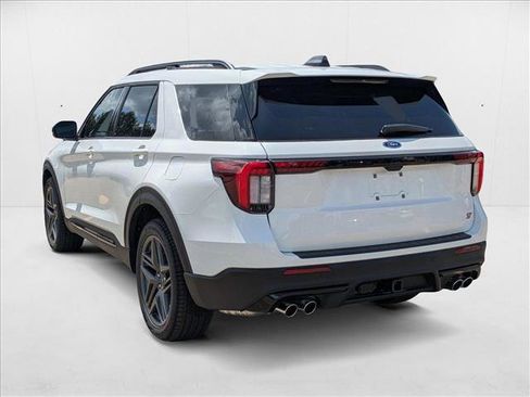 New 2025 Ford Explorer ST image 9