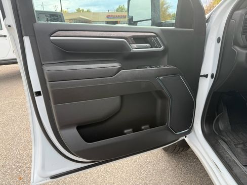 Used 2024 Chevrolet Silverado 3500 LTZ image 12