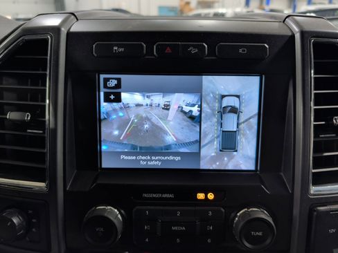 Used 2017 Ford F250 XLT w/ XLT Premium Package image 12