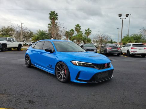 Used 2023 Honda Civic Type R image 2