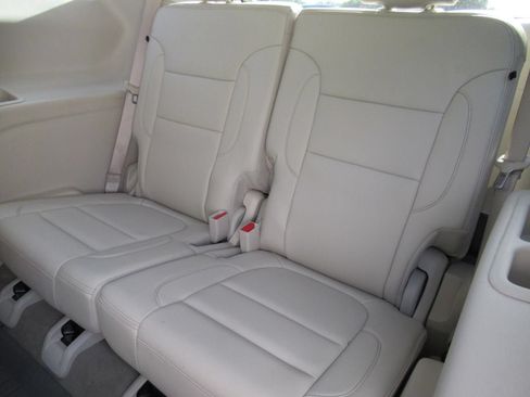 Used 2021 GMC Acadia Denali w/ Denali Technology Package FWD image 39