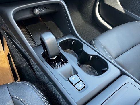 New 2025 Volvo XC40 B5 Core w/ Protection Package Premier image 13