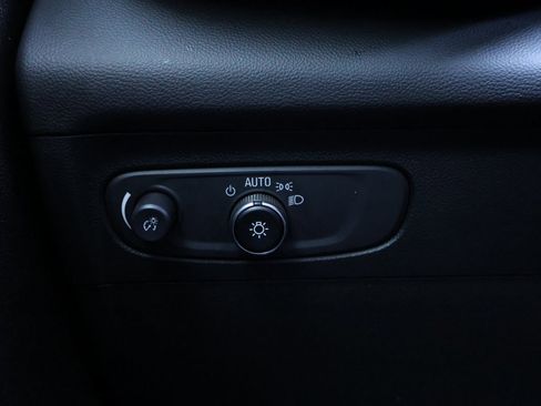 Used 2023 Buick Envision Preferred image 31