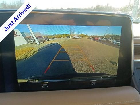 Used 2024 Chevrolet Suburban Premier RWD image 22