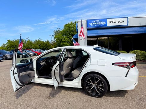 Used 2021 Toyota Camry SE FWD image 23