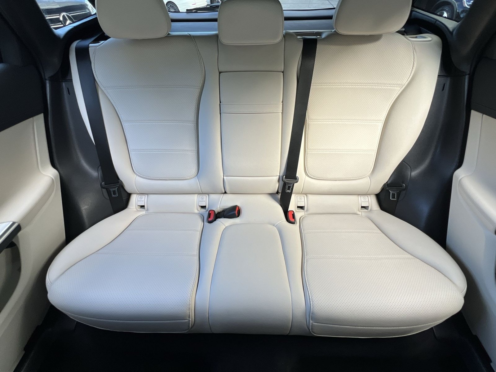 Used 2024 Mercedes-Benz GLC 300 4MATIC image 15
