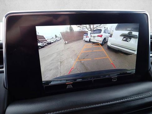 Used 2023 GMC Yukon SLE image 23