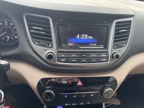 Used 2018 Hyundai Tucson SE AWD/4WD image 6