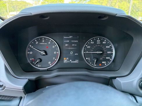 Used 2025 Subaru Crosstrek 2.0i Premium AWD/4WD image 9