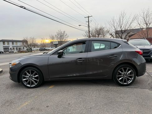 Used 2018 MAZDA MAZDA3 Touring image 8