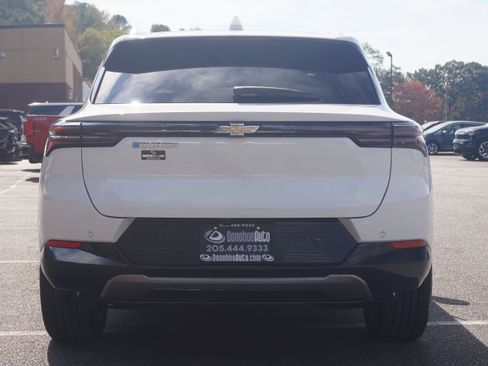 Used 2025 Chevrolet Equinox EV LT w/ Convenience Package image 8