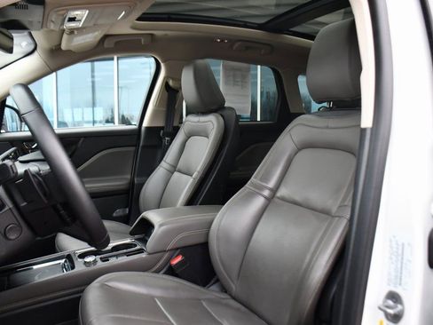 Used 2023 Lincoln Corsair AWD w/ Equipment Group 101A image 13