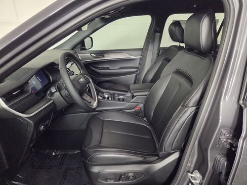 New 2025 Jeep Grand Cherokee L Limited w/ Black Appearance Package RWD image 9