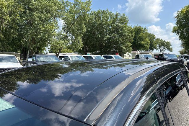 Used 2023 Chrysler Pacifica Touring-L FWD image 11