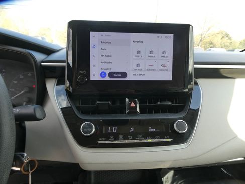 Used 2023 Toyota Corolla LE image 19