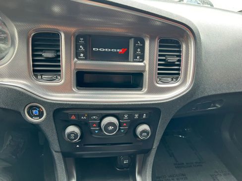 Used 2012 Dodge Charger SE RWD image 16