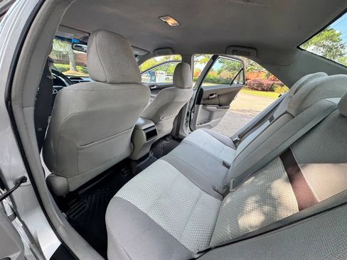 Used 2012 Toyota Camry LE FWD image 18