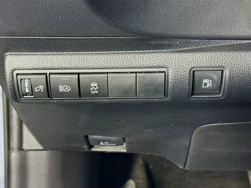 Certified 2025 Toyota Corolla SE w/ Convenience Package FWD image 11