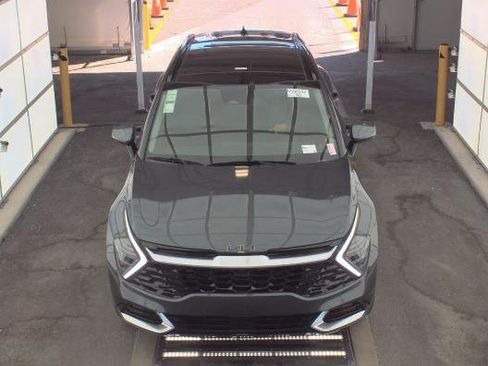 Used 2025 Kia Sportage SX image 2