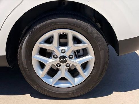 Used 2025 Kia Soul S FWD image 6