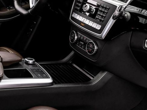 Used 2016 Mercedes-Benz GL 63 AMG 4MATIC image 28