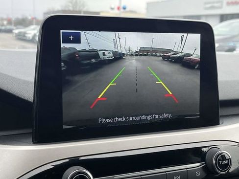 Used 2022 Ford Escape SE image 27