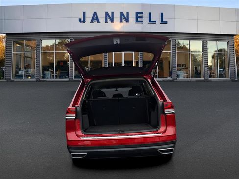 Used 2023 Volkswagen Atlas SE image 12