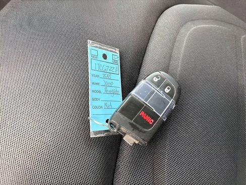 Used 2018 Jeep Renegade Latitude image 31