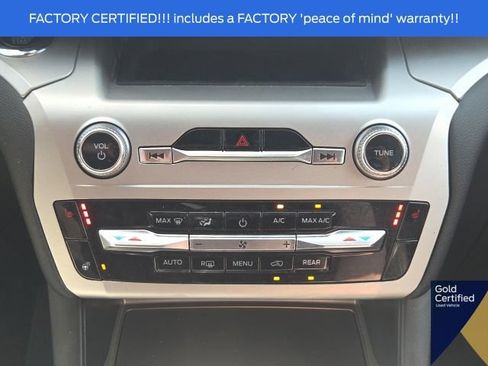Used 2022 Ford Explorer XLT w/ Equipment Group 202A AWD/4WD image 38