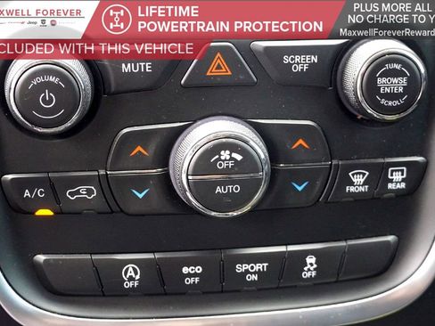 Used 2019 Dodge Durango SXT w/ 3rd Row Seating Group image 11