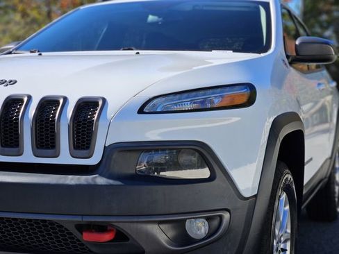 Used 2015 Jeep Cherokee Trailhawk w/ Leather Interior Group image 9
