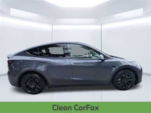 Used 2022 Tesla Model Y Long Range AWD/4WD image 8