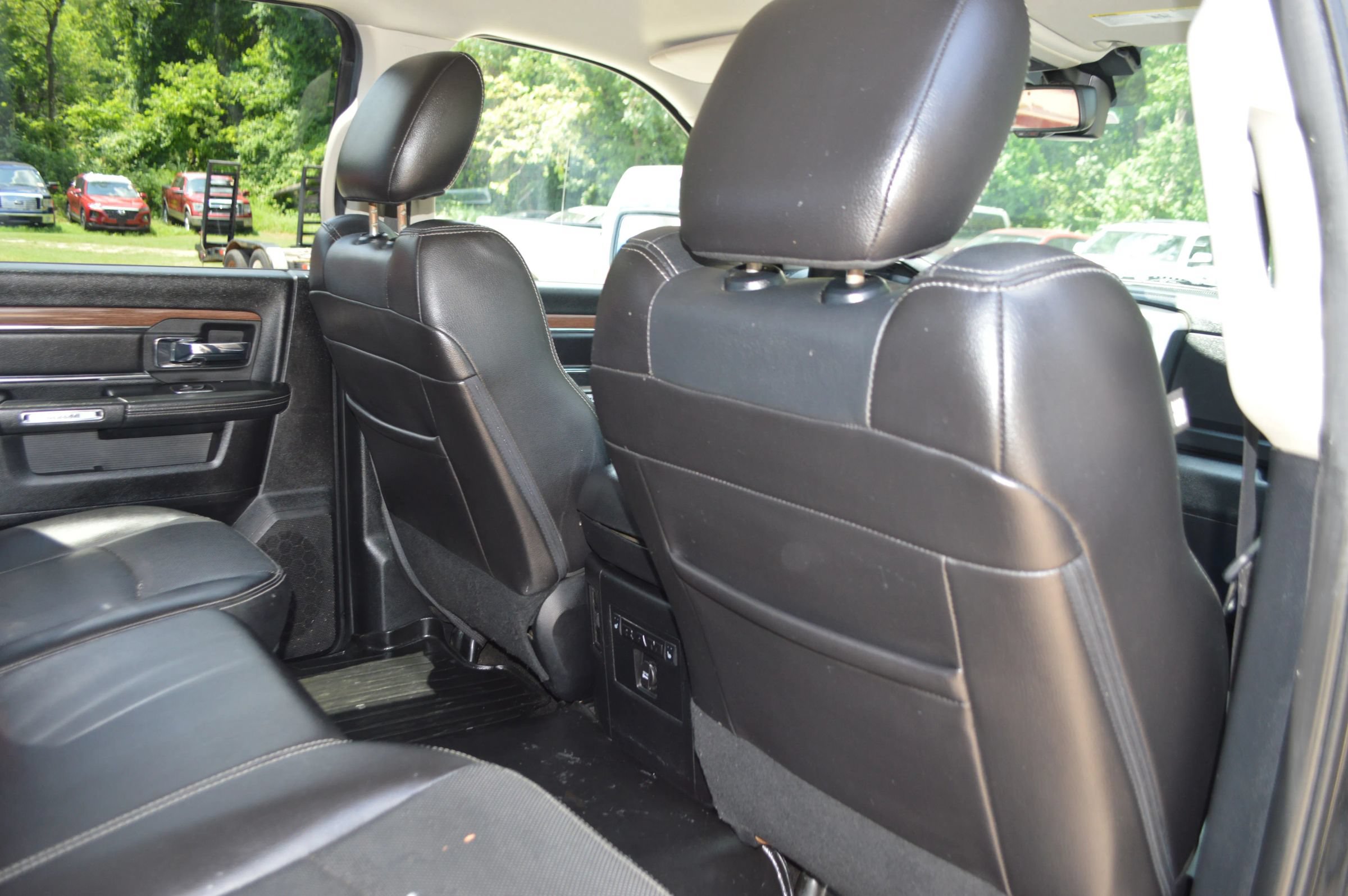Used 2015 RAM 1500 Laramie w/ Convenience Group AWD/4WD image 26
