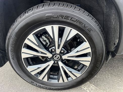 Used 2021 Nissan Rogue SV FWD image 11