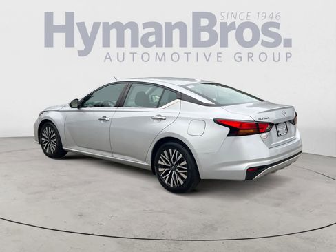 Certified 2023 Nissan Altima 2.5 SV image 6