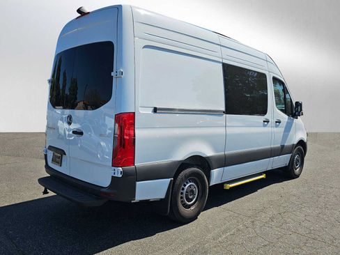 Used 2025 Mercedes-Benz Sprinter 2500 image 2