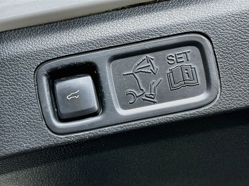 Used 2021 Ford Expedition XLT RWD image 30