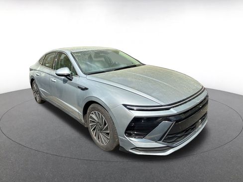 Used 2025 Hyundai Sonata SEL image 2