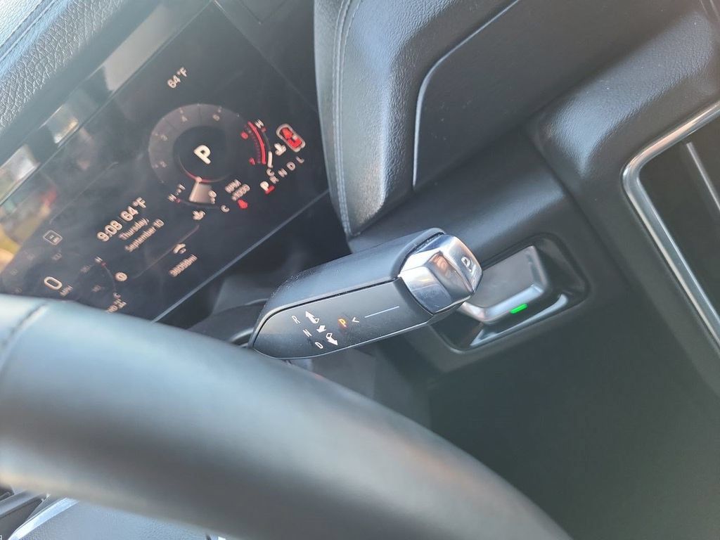 Used 2025 GMC Yukon XL Denali AWD/4WD image 22