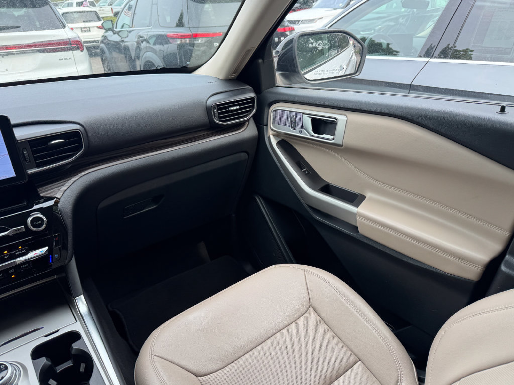 Used 2023 Ford Explorer Limited AWD/4WD image 14