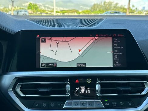 Used 2022 BMW 430i Convertible w/ M Sport Package RWD image 17