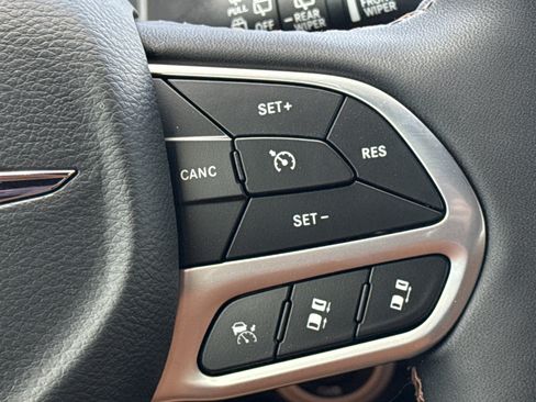 New 2026 Chrysler Pacifica Pinnacle image 21