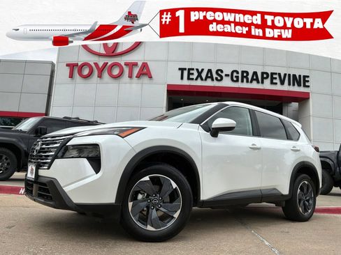 Used 2025 Nissan Rogue SV FWD image 1