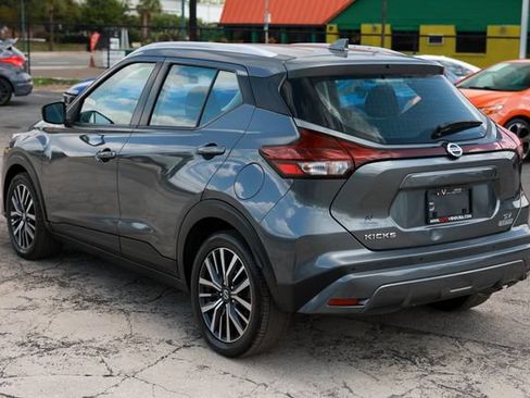 Used 2021 Nissan Kicks SV FWD image 8