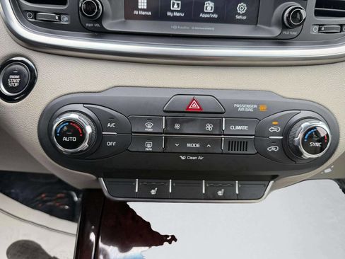 Used 2017 Kia Sorento EX w/ EX Premium Package image 26