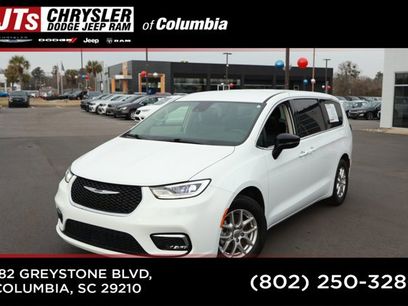 Certified 2024 Chrysler Pacifica Touring-L