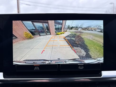 Used 2025 GMC Sierra 1500 SLT image 26