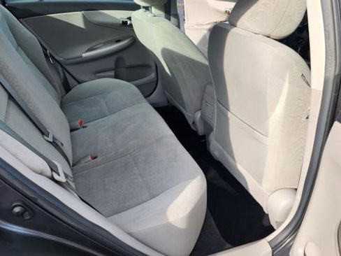 Used 2013 Toyota Corolla LE FWD image 16