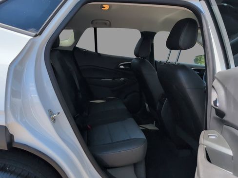 Used 2025 Chevrolet Trax LT w/ Driver Confidence Package FWD image 19