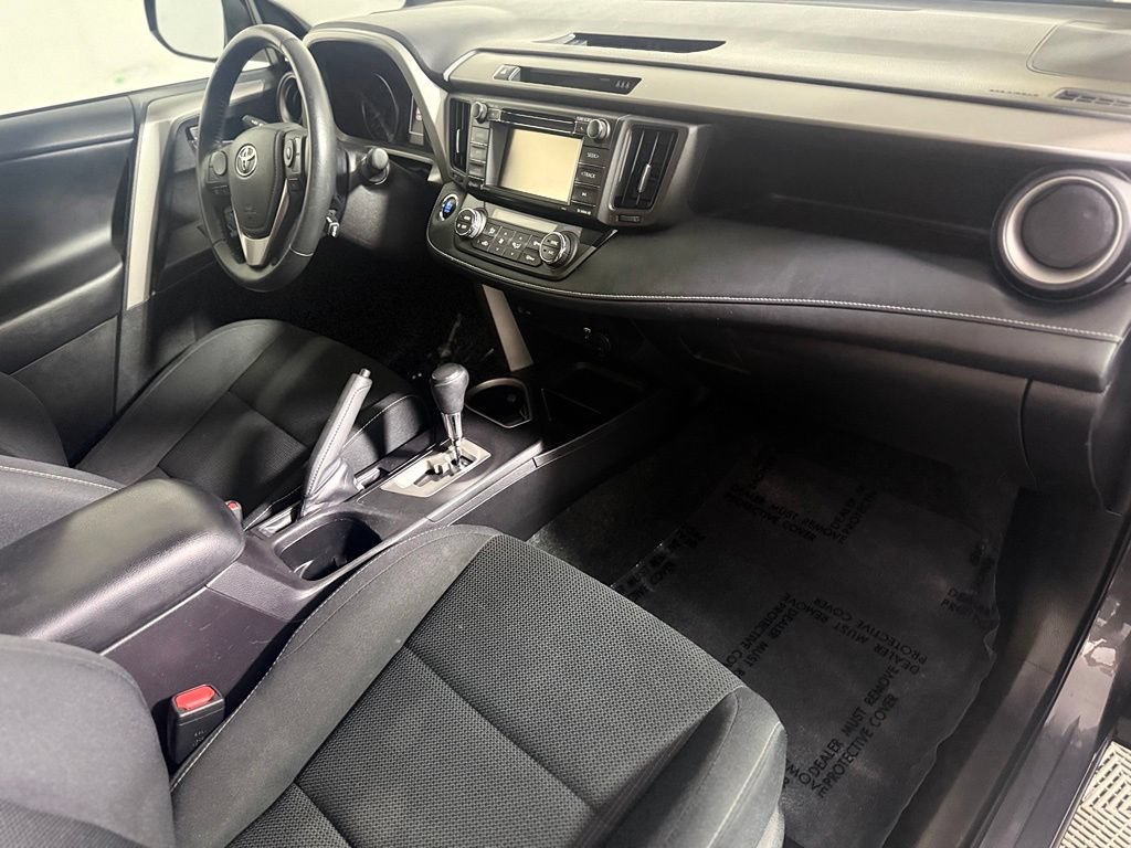 Used 2018 Toyota RAV4 XLE AWD/4WD image 24